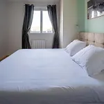 15 Min From Paris