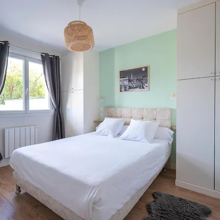 15 Min From Paris Апартаменты